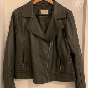Like new Universal Thread faux leather moto jacket